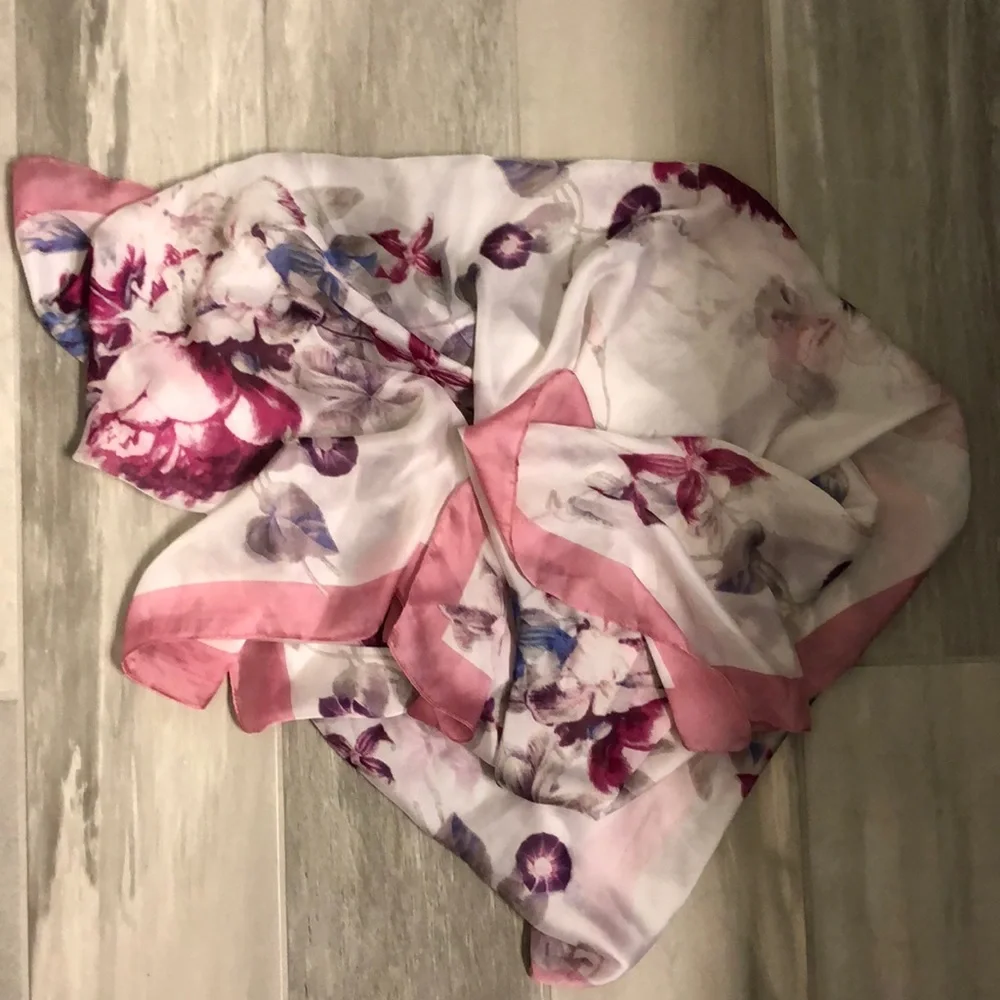 Pink floral scarf NWT o